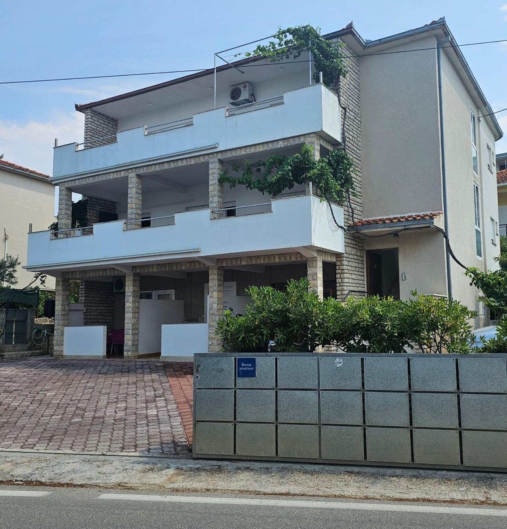 טרוגיר Apartment Nikica מראה חיצוני תמונה