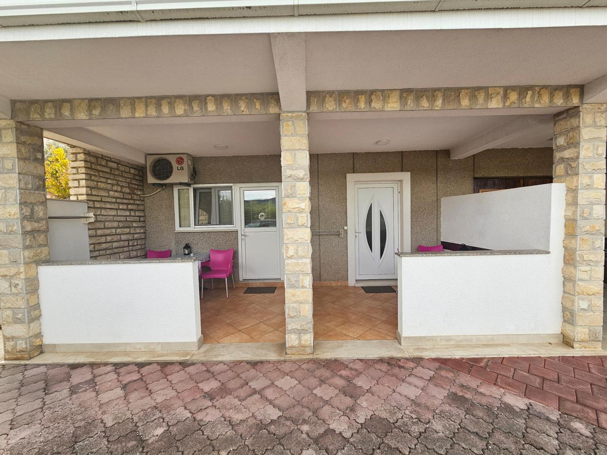 טרוגיר Apartment Nikica מראה חיצוני תמונה